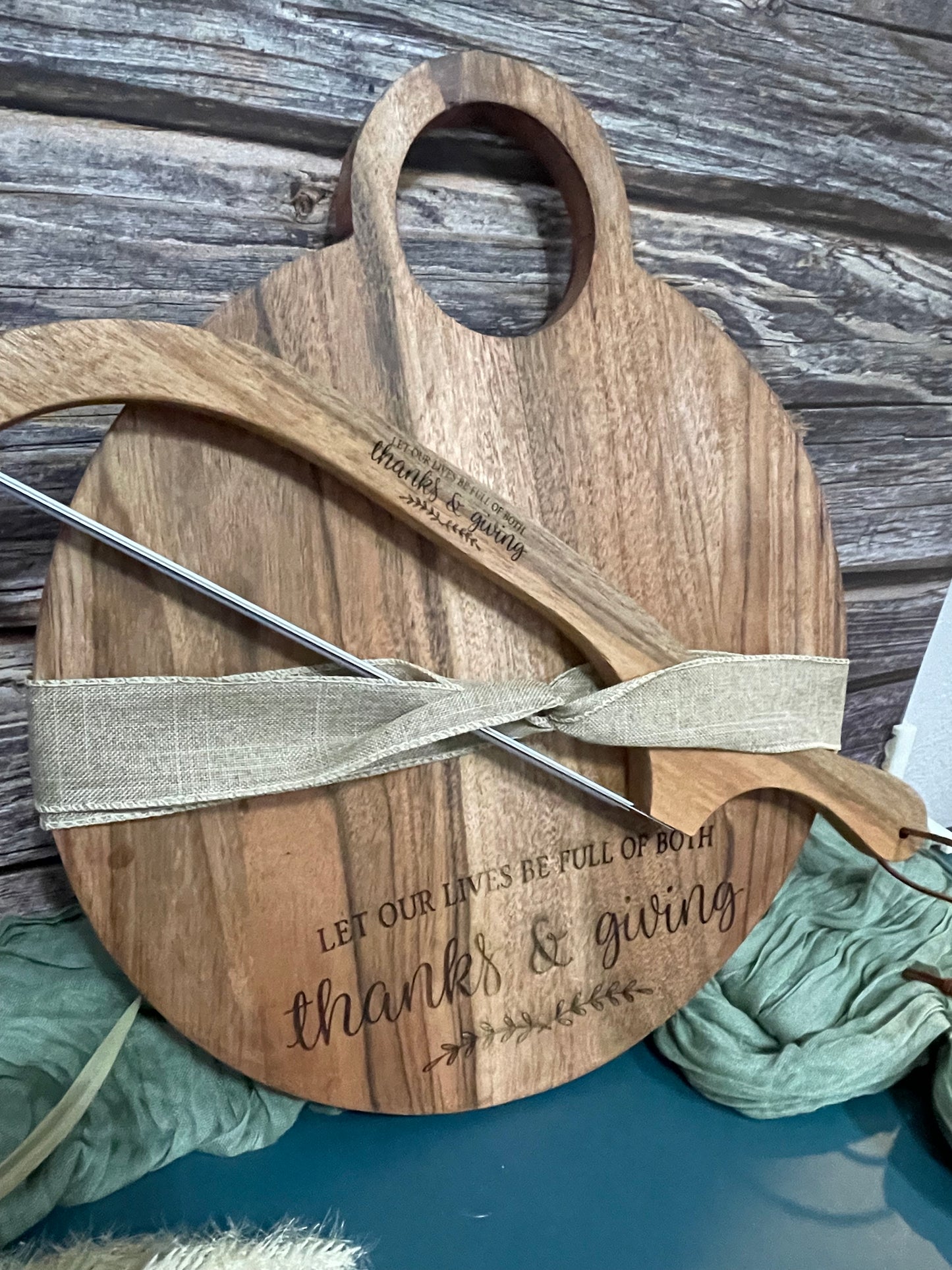 Anne Special Order 4 sets Bread Board and Bread Knife Set | Joya Creations